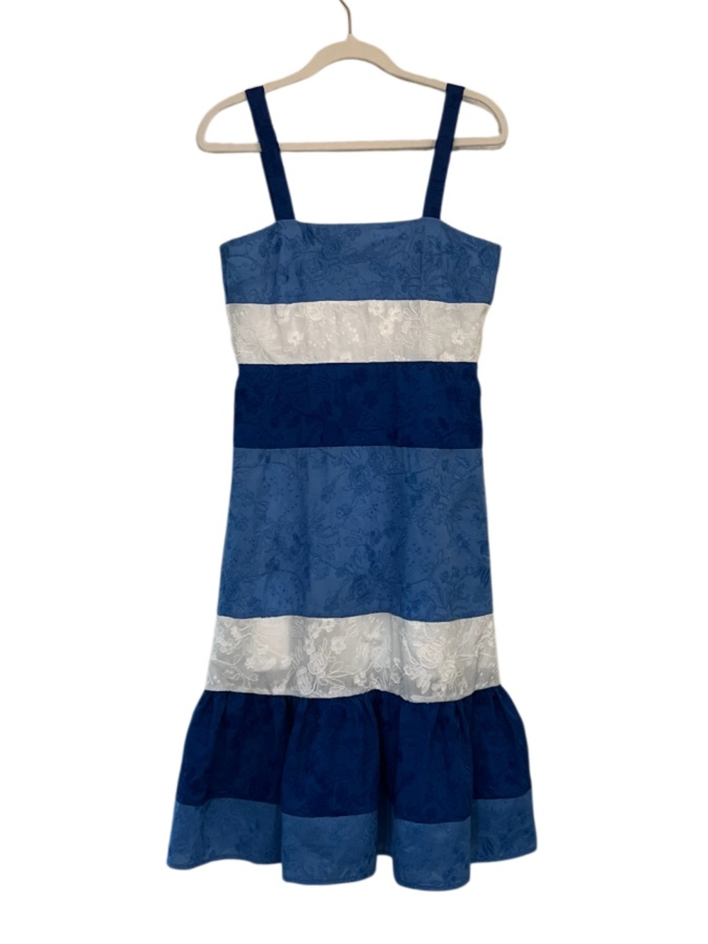 Gianni Bini Fit & Flare Sundress Blue White Embroidered Colorblock Dress NWT 6 - Picture 2 of 9